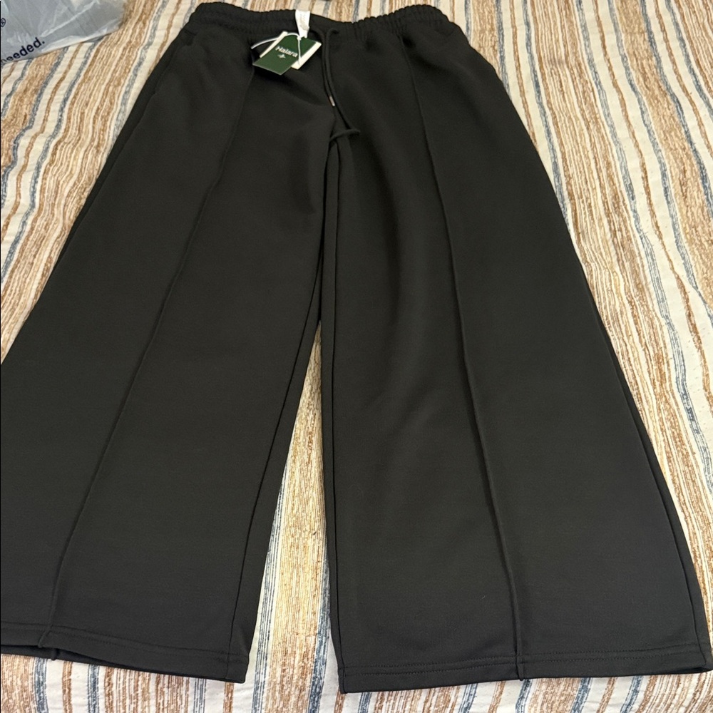 HALARA women’s  Black Wide-Leg Sweatpants DARK GREY
